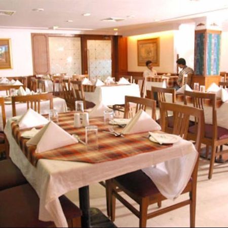Hotel Chariot Ченнаї Екстер'єр фото