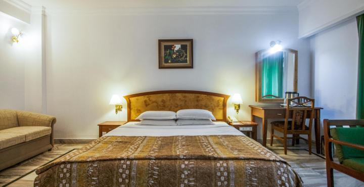 Hotel Chariot Ченнаї Екстер'єр фото